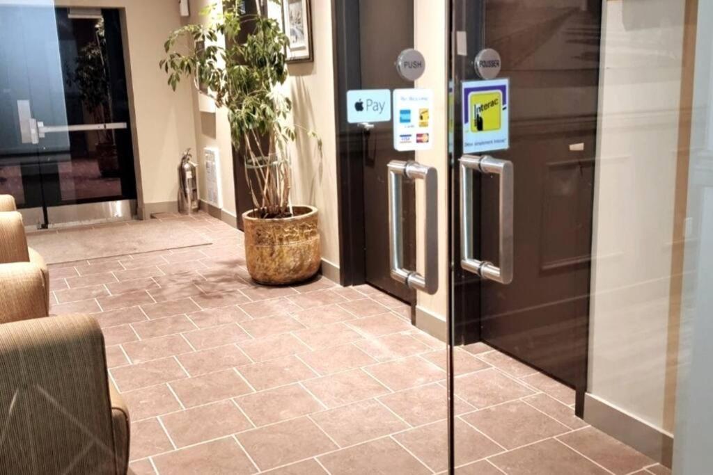 Cozy Spacious 1-Bdr Studio #8. Free Parking Gatineau Bagian luar foto