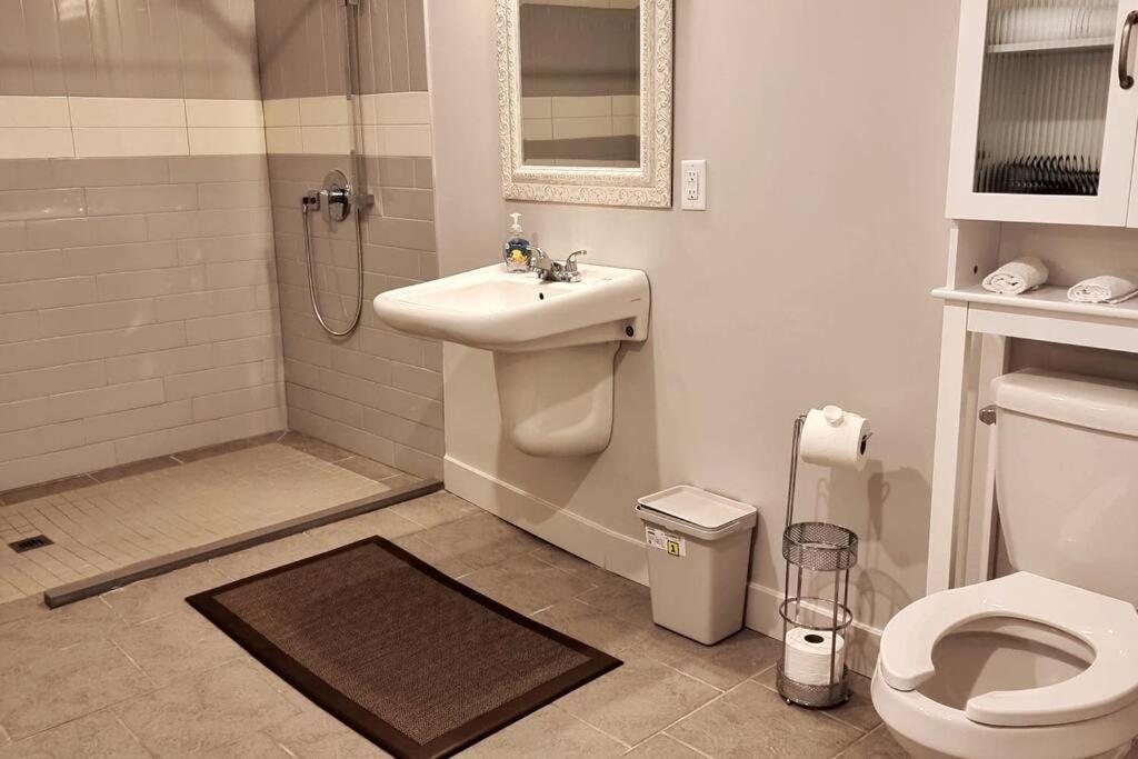 Cozy Spacious 1-Bdr Studio #8. Free Parking Gatineau Bagian luar foto